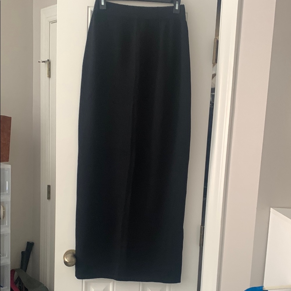 Elegant St John knit Black Maxi Skirt